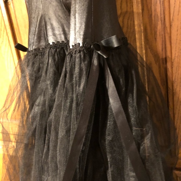 Jeannie Nitro Gothic Dress - Picture 4 of 6